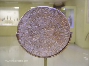 Musée de Héraklion, le disque de Phaistos